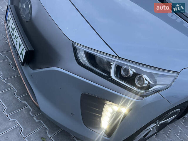Серый Хендай Ioniq, объемом двигателя 0 л и пробегом 236 тыс. км за 11500 $, фото 60 на Automoto.ua