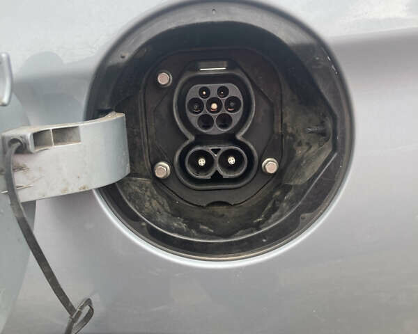 Серый Хендай Ioniq, объемом двигателя 0 л и пробегом 125 тыс. км за 12000 $, фото 9 на Automoto.ua