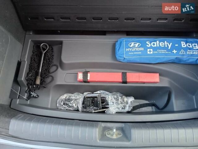 Серый Хендай Ioniq, объемом двигателя 0 л и пробегом 152 тыс. км за 12400 $, фото 8 на Automoto.ua