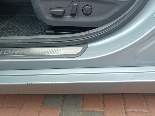 Серый Хендай Ioniq, объемом двигателя 0 л и пробегом 152 тыс. км за 12400 $, фото 12 на Automoto.ua