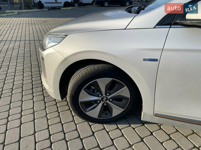 Серый Хендай Ioniq, объемом двигателя 0 л и пробегом 143 тыс. км за 11800 $, фото 5 на Automoto.ua