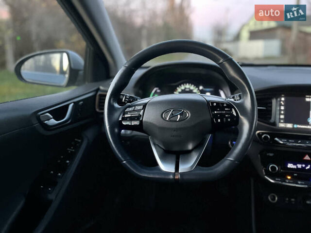 Серый Хендай Ioniq, объемом двигателя 0 л и пробегом 236 тыс. км за 10500 $, фото 48 на Automoto.ua