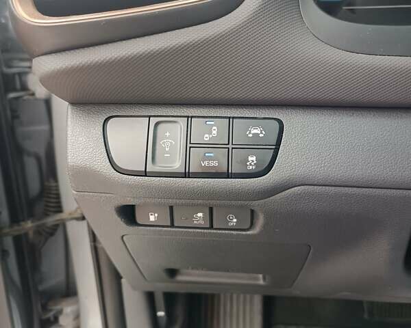 Серый Хендай Ioniq, объемом двигателя 0 л и пробегом 152 тыс. км за 12400 $, фото 13 на Automoto.ua