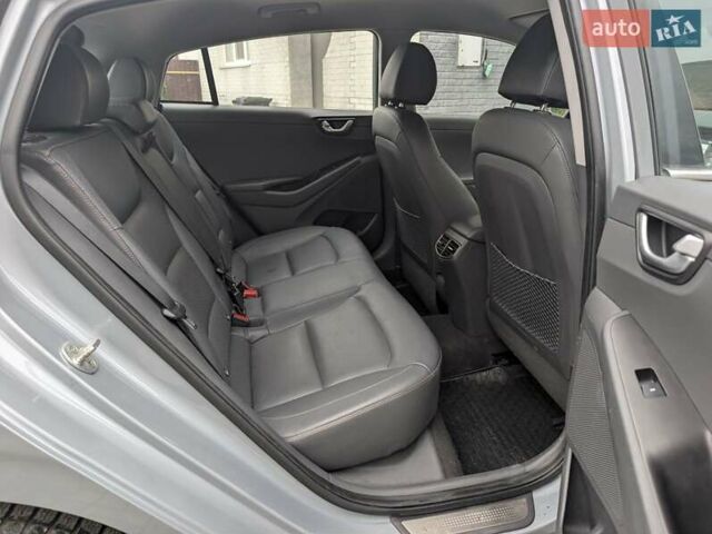 Сірий Хендай Ioniq, об'ємом двигуна 0 л та пробігом 129 тис. км за 12999 $, фото 22 на Automoto.ua