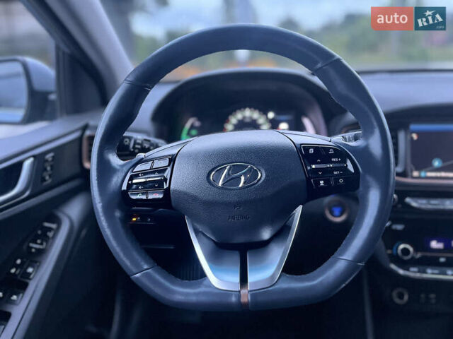 Серый Хендай Ioniq, объемом двигателя 0 л и пробегом 236 тыс. км за 11500 $, фото 42 на Automoto.ua