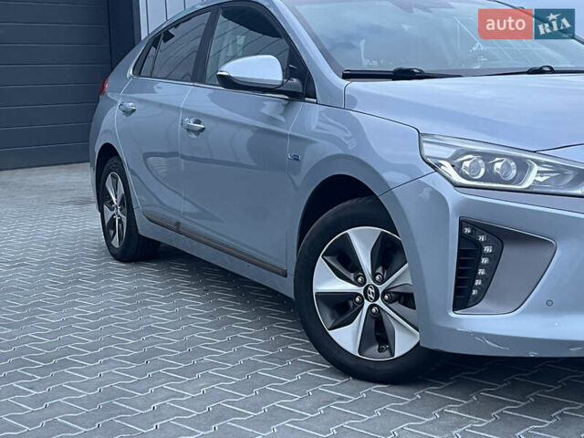 Серый Хендай Ioniq, объемом двигателя 0 л и пробегом 236 тыс. км за 11500 $, фото 4 на Automoto.ua
