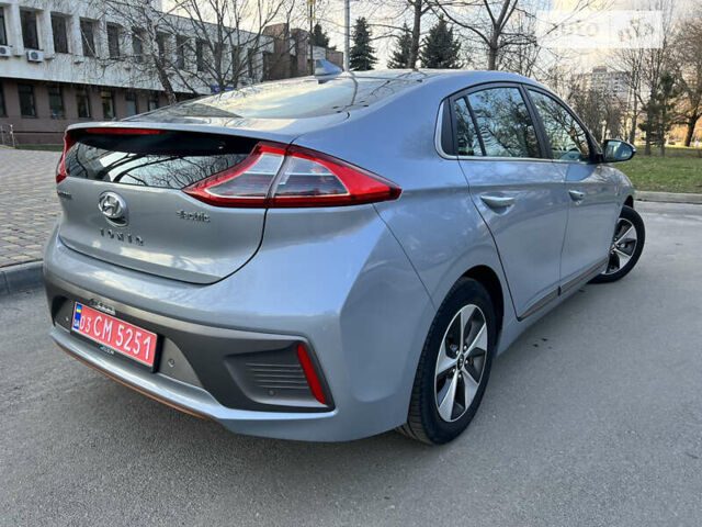 Серый Хендай Ioniq, объемом двигателя 0 л и пробегом 105 тыс. км за 14500 $, фото 8 на Automoto.ua