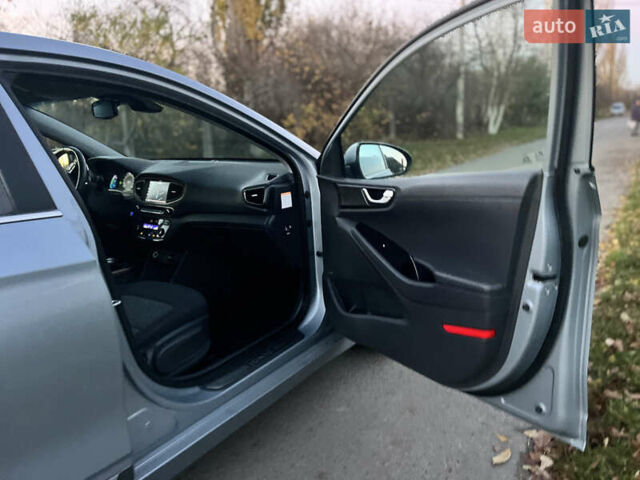 Серый Хендай Ioniq, объемом двигателя 0 л и пробегом 236 тыс. км за 10500 $, фото 36 на Automoto.ua