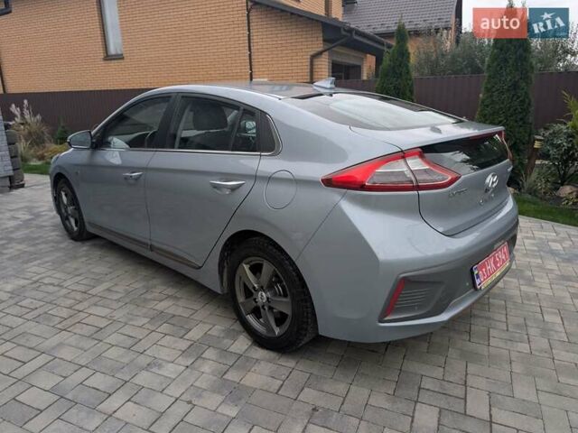 Сірий Хендай Ioniq, об'ємом двигуна 0 л та пробігом 129 тис. км за 12999 $, фото 13 на Automoto.ua
