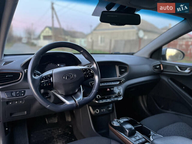Серый Хендай Ioniq, объемом двигателя 0 л и пробегом 236 тыс. км за 10500 $, фото 29 на Automoto.ua