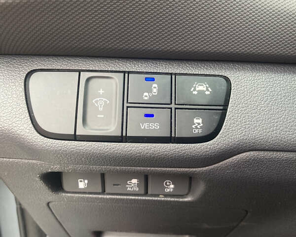 Серый Хендай Ioniq, объемом двигателя 0 л и пробегом 125 тыс. км за 12000 $, фото 6 на Automoto.ua