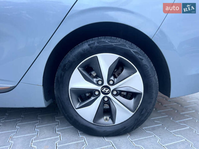 Серый Хендай Ioniq, объемом двигателя 0 л и пробегом 236 тыс. км за 11500 $, фото 22 на Automoto.ua