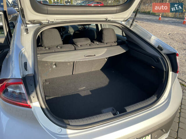 Серый Хендай Ioniq, объемом двигателя 0 л и пробегом 143 тыс. км за 11800 $, фото 16 на Automoto.ua