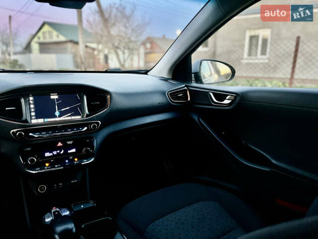 Серый Хендай Ioniq, объемом двигателя 0 л и пробегом 236 тыс. км за 10500 $, фото 42 на Automoto.ua