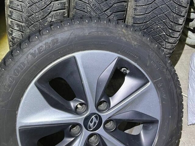 Серый Хендай Ioniq, объемом двигателя 0 л и пробегом 152 тыс. км за 12400 $, фото 3 на Automoto.ua