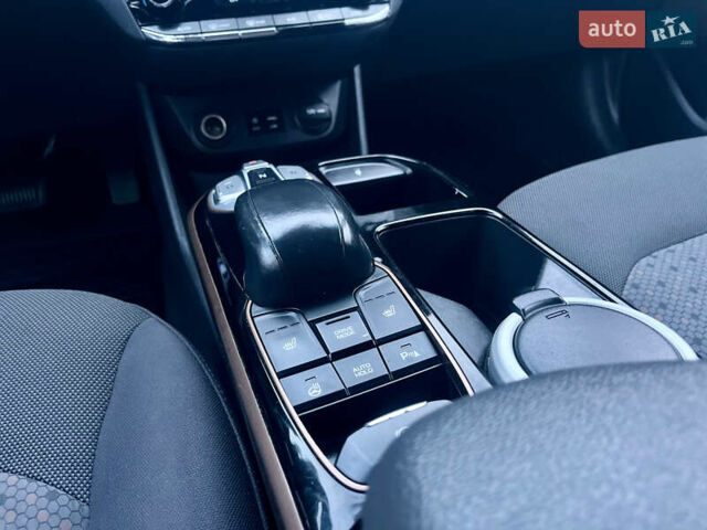 Серый Хендай Ioniq, объемом двигателя 0 л и пробегом 236 тыс. км за 11500 $, фото 44 на Automoto.ua