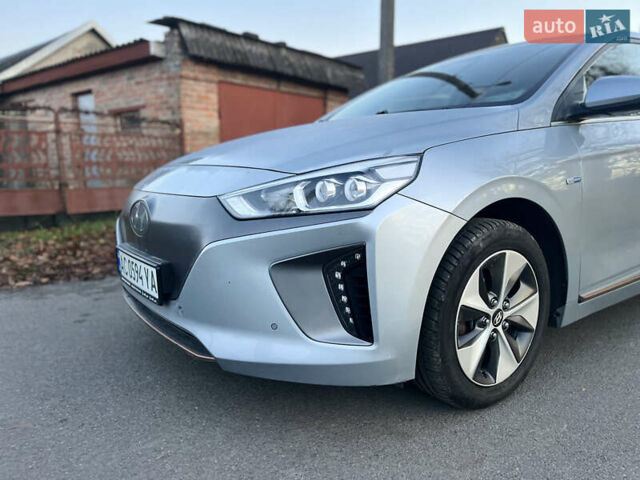 Серый Хендай Ioniq, объемом двигателя 0 л и пробегом 236 тыс. км за 10500 $, фото 10 на Automoto.ua