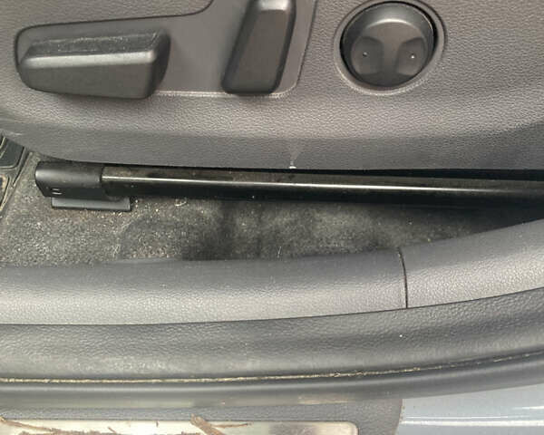 Серый Хендай Ioniq, объемом двигателя 0 л и пробегом 125 тыс. км за 12000 $, фото 7 на Automoto.ua