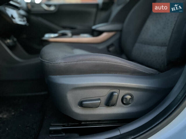 Серый Хендай Ioniq, объемом двигателя 0 л и пробегом 236 тыс. км за 10500 $, фото 50 на Automoto.ua
