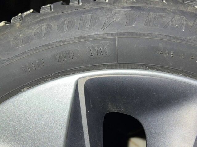 Серый Хендай Ioniq, объемом двигателя 0 л и пробегом 152 тыс. км за 12400 $, фото 4 на Automoto.ua