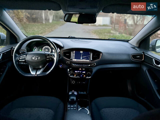 Серый Хендай Ioniq, объемом двигателя 0 л и пробегом 236 тыс. км за 10500 $, фото 41 на Automoto.ua