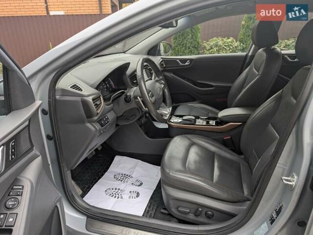 Сірий Хендай Ioniq, об'ємом двигуна 0 л та пробігом 129 тис. км за 12999 $, фото 15 на Automoto.ua