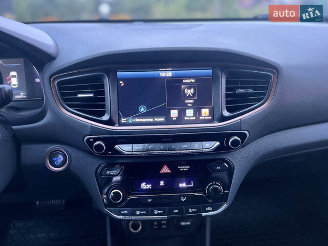 Серый Хендай Ioniq, объемом двигателя 0 л и пробегом 236 тыс. км за 11500 $, фото 43 на Automoto.ua