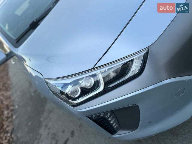Серый Хендай Ioniq, объемом двигателя 0 л и пробегом 236 тыс. км за 10500 $, фото 8 на Automoto.ua