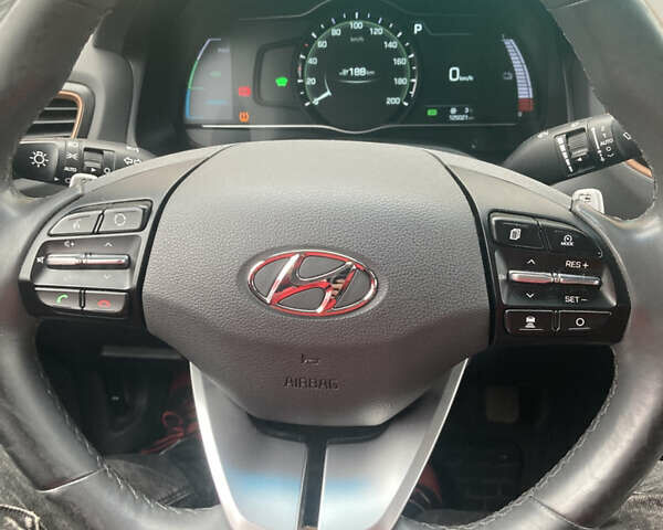 Серый Хендай Ioniq, объемом двигателя 0 л и пробегом 125 тыс. км за 12000 $, фото 8 на Automoto.ua