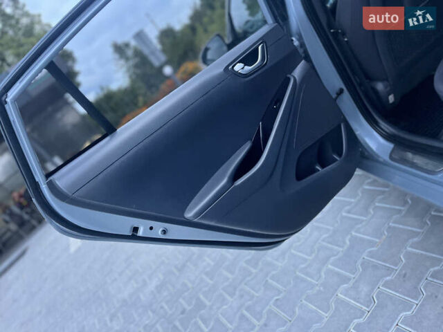 Серый Хендай Ioniq, объемом двигателя 0 л и пробегом 236 тыс. км за 11500 $, фото 49 на Automoto.ua