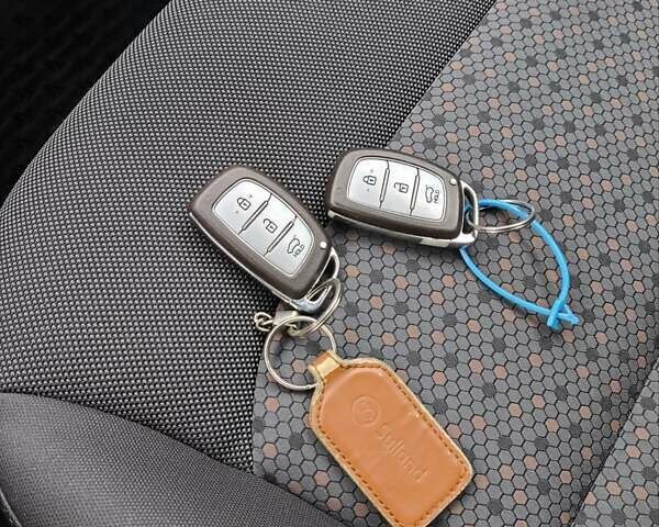 Сірий Хендай Ioniq, об'ємом двигуна 0 л та пробігом 110 тис. км за 11800 $, фото 40 на Automoto.ua