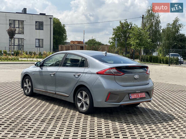 Серый Хендай Ioniq, объемом двигателя 0 л и пробегом 135 тыс. км за 12999 $, фото 6 на Automoto.ua