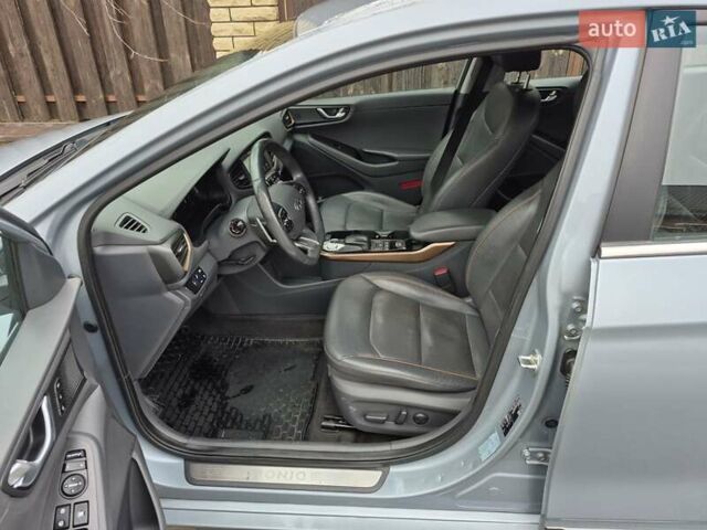 Серый Хендай Ioniq, объемом двигателя 0 л и пробегом 160 тыс. км за 14000 $, фото 12 на Automoto.ua