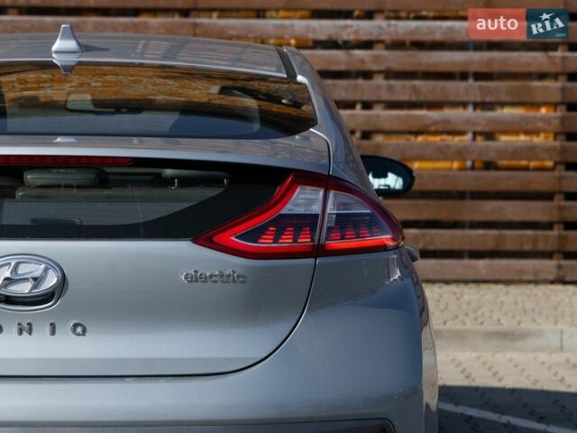 Сірий Хендай Ioniq, об'ємом двигуна 0 л та пробігом 194 тис. км за 12900 $, фото 8 на Automoto.ua