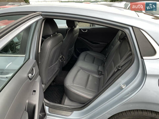 Серый Хендай Ioniq, объемом двигателя 0 л и пробегом 135 тыс. км за 12999 $, фото 50 на Automoto.ua