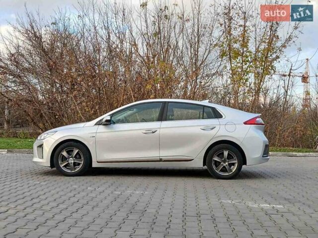 Серый Хендай Ioniq, объемом двигателя 0 л и пробегом 140 тыс. км за 12400 $, фото 8 на Automoto.ua