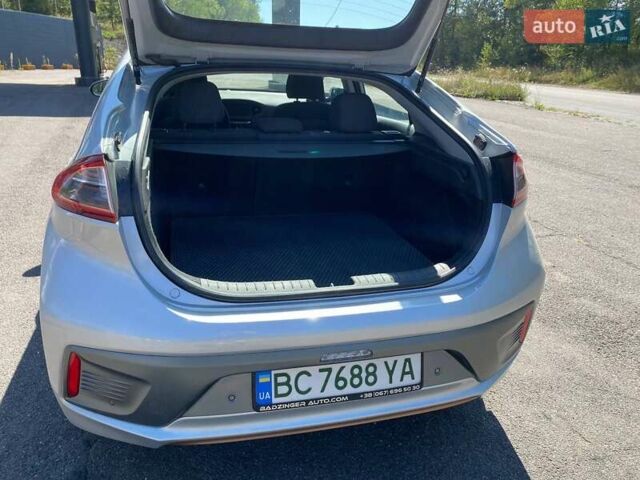 Серый Хендай Ioniq, объемом двигателя 0 л и пробегом 132 тыс. км за 12500 $, фото 5 на Automoto.ua