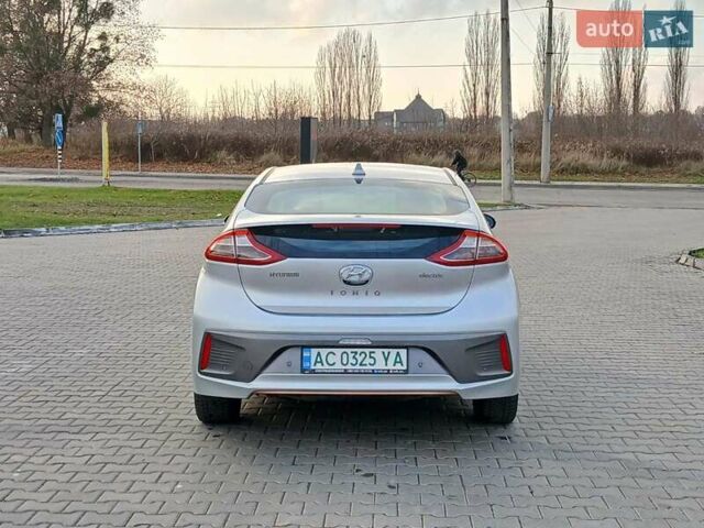 Серый Хендай Ioniq, объемом двигателя 0 л и пробегом 140 тыс. км за 12400 $, фото 6 на Automoto.ua
