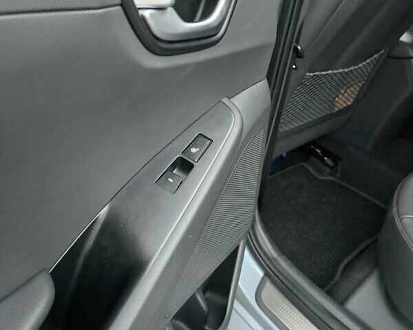 Серый Хендай Ioniq, объемом двигателя 0 л и пробегом 82 тыс. км за 14500 $, фото 12 на Automoto.ua