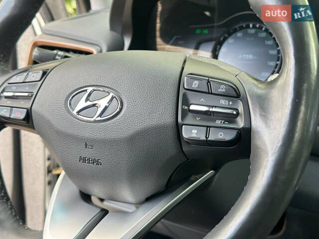 Сірий Хендай Ioniq, об'ємом двигуна 0 л та пробігом 33 тис. км за 13800 $, фото 30 на Automoto.ua