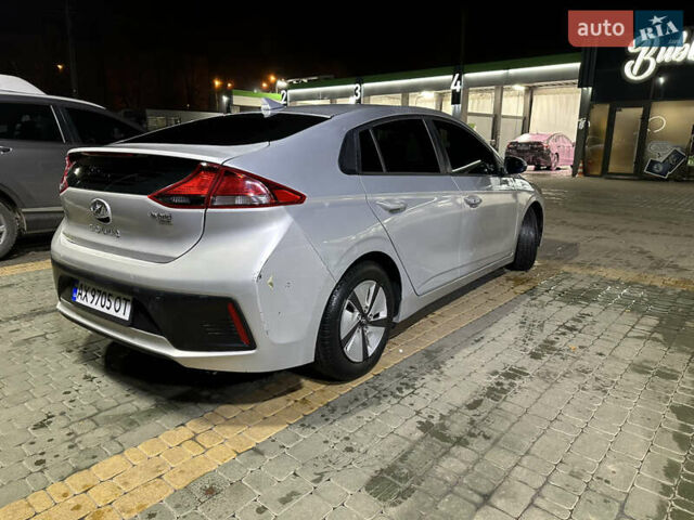 Сірий Хендай Ioniq, об'ємом двигуна 1.58 л та пробігом 174 тис. км за 11900 $, фото 7 на Automoto.ua