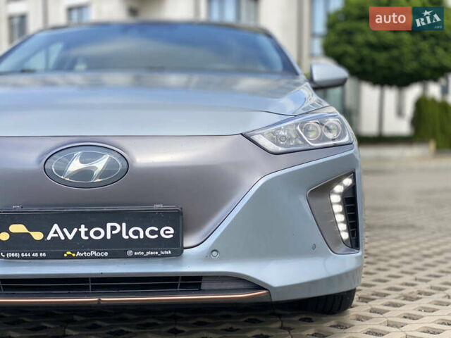 Серый Хендай Ioniq, объемом двигателя 0 л и пробегом 135 тыс. км за 12999 $, фото 7 на Automoto.ua