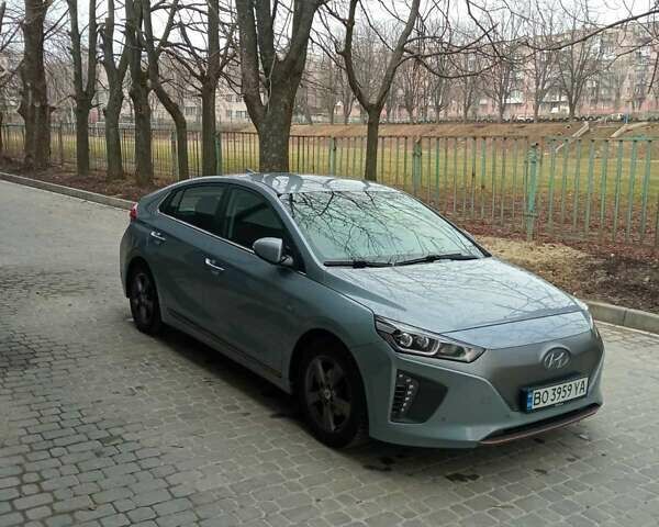 Серый Хендай Ioniq, объемом двигателя 0 л и пробегом 230 тыс. км за 13500 $, фото 4 на Automoto.ua