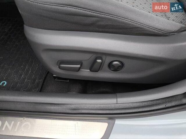 Сірий Хендай Ioniq, об'ємом двигуна 0 л та пробігом 110 тис. км за 11800 $, фото 23 на Automoto.ua