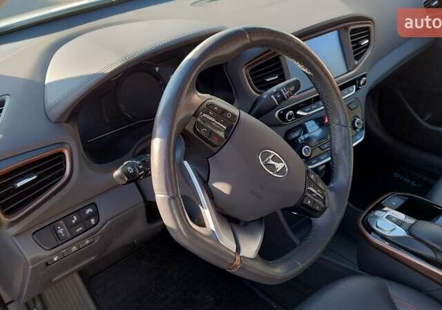 Серый Хендай Ioniq, объемом двигателя 0 л и пробегом 111 тыс. км за 14800 $, фото 25 на Automoto.ua