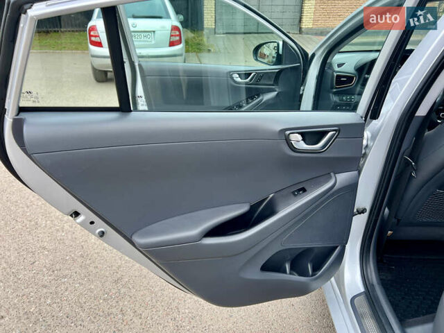 Серый Хендай Ioniq, объемом двигателя 0 л и пробегом 150 тыс. км за 12490 $, фото 29 на Automoto.ua