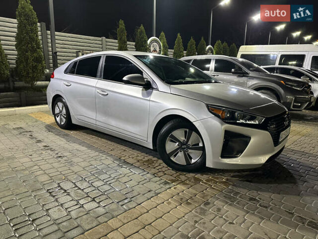 Сірий Хендай Ioniq, об'ємом двигуна 1.58 л та пробігом 174 тис. км за 11900 $, фото 8 на Automoto.ua