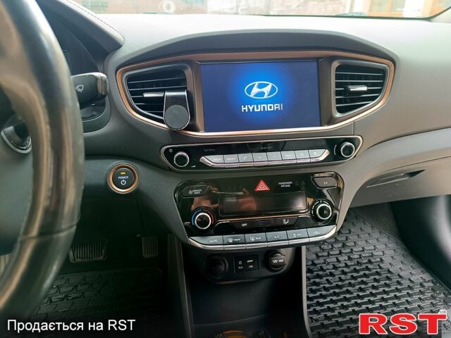 Серый Хендай Ioniq, объемом двигателя 0 л и пробегом 100 тыс. км за 14200 $, фото 8 на Automoto.ua