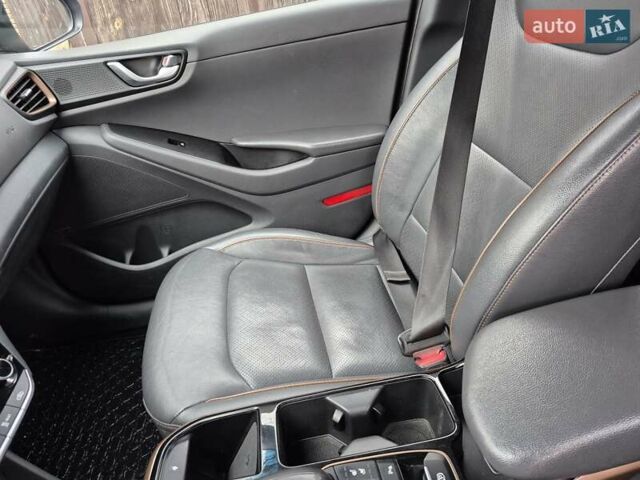 Серый Хендай Ioniq, объемом двигателя 0 л и пробегом 160 тыс. км за 14000 $, фото 14 на Automoto.ua