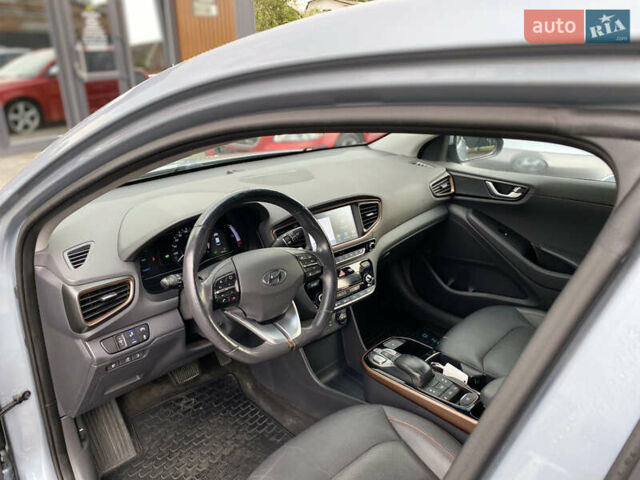 Серый Хендай Ioniq, объемом двигателя 0 л и пробегом 135 тыс. км за 12999 $, фото 55 на Automoto.ua